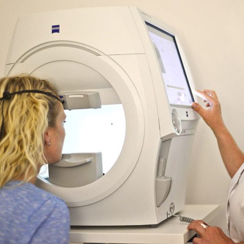 Gesichtsfeldmessung – Augenarzt Dr. Antje Schilling-Schön in Weißenfels